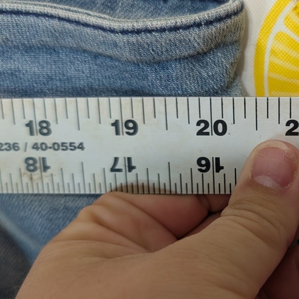 Judy Blue Jeans Women 22W‎ Light Blue Excellent Mid Rise Released Raw Hem Skinny - Picture 5 of 7